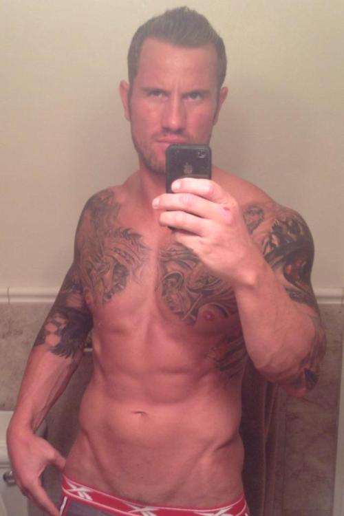 realmenstink2:  2sthboiz:  NON NUDE TRADIE    TATTED BLUE COLLAR STUD !!!