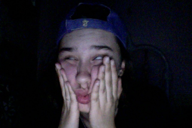 gf left 2 b spontaneous w/ her friendz -_- im wearing a shrek hat