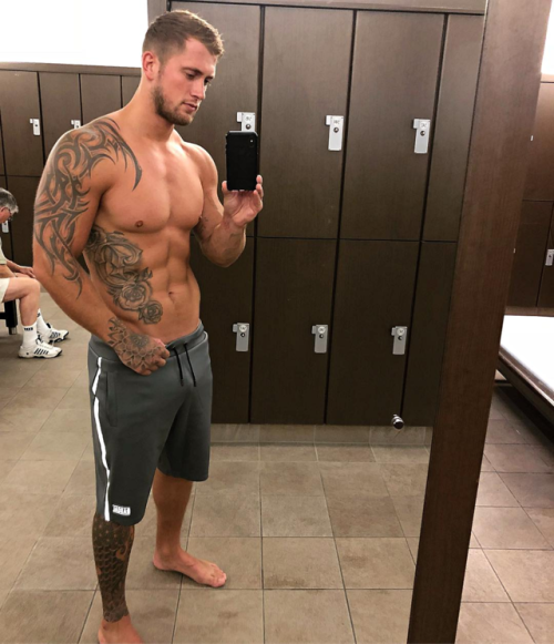 malecelebsandporn: Dan Osborne