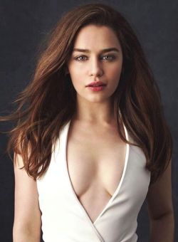 domkashmir:  Emilia Clarke