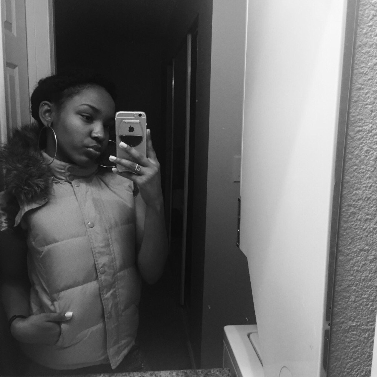 jamaicanamazon:  lovintyqa:  2015 Selfies #BLACKOUT 👑💕  😍😘