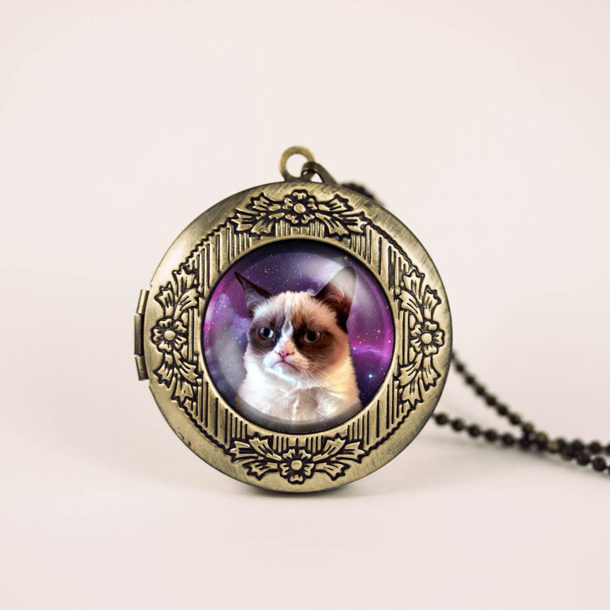 geeksngamers:  Geeky Lockets - Created by CapturedMySoul These designs and more
