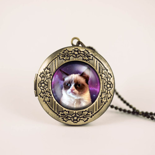 geeksngamers:  Geeky Lockets - Created by CapturedMySoul These designs and more available for ม from Etsy Buy 3 get 4th one free! (via mahlibombing)    