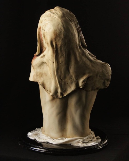 ex0skeletal-undead:Memorare sculpture by Emil MelmothThis artist on Instagram