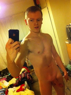 Instaguys:  Guys With Iphones Source: Gwip.me   