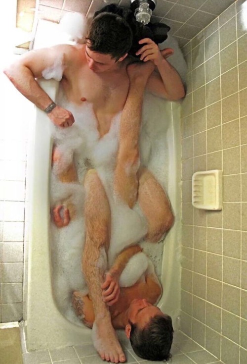 Porn circlejerkbros:Two bros that have adapted photos