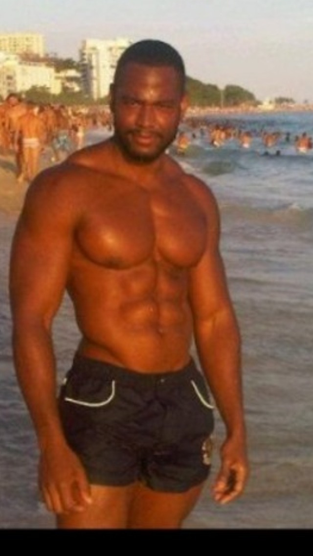 blkbugatti:  He looks great. Shame about the quality of the picture  but he looks