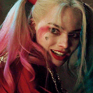 quinzzel: harley quinn’s smirks in suicide squad