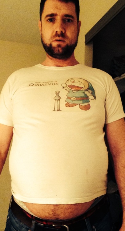 keepembloated:  kwartha:  Fatty wearing Doraemon as Link (me around 230).  So stuffed… and really feeling round.