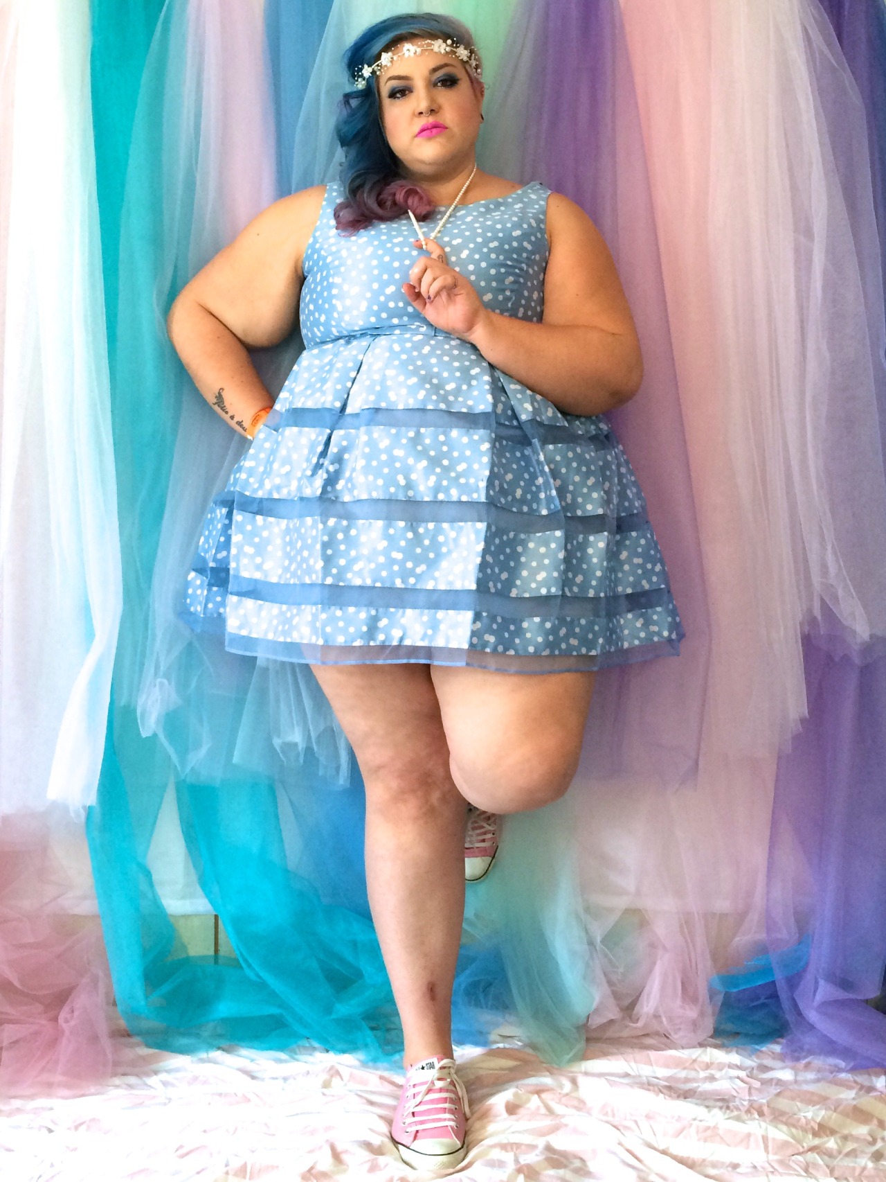 fawns-baby-space:  angelsandkings:  punk chunk rock prom queen  Wow, you’re pretty.