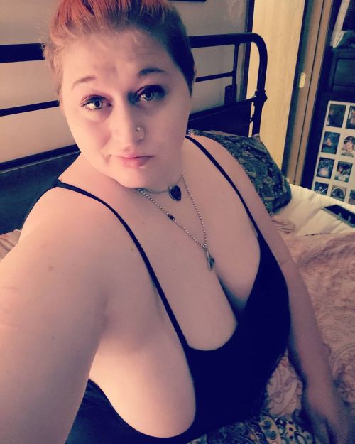 kinda-pervy-nerds:  Felt kinda sexy for a change. ☺️👉👈 #bbw #accountant #curvygirl #lgbtq #polysexual https://www.instagram.com/p/CLD6-aZAl8CfdS0wgUpRk_J1vhP0tSyXDiw1h80/?igshid=bkdb7vlnqf2y