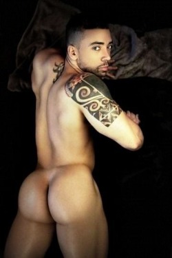 tynkabelle63:  vato713:  that ass!  Damn yes I wanna eat..!!! 