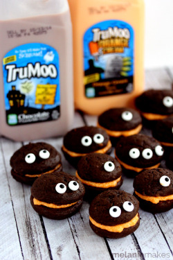 craving-nomz:  Mini Monster Chocolate Whoopie