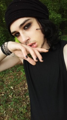 goth-g0d:Slimey goth boy