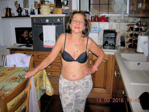 MILFs and other average amateurs