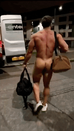 bigmusclestuds:  Bubble butt stud movers!Big