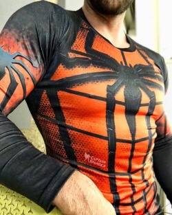 captnspandex:  🎶🎶 Spider-shoulders