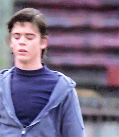 00915:  → Ponyboy in the beginning of The Outsiders 