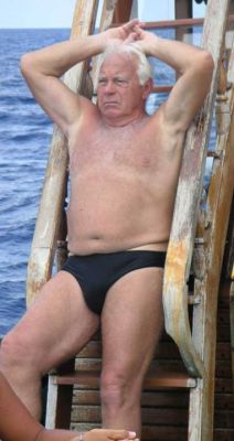 Love the speedo.  How can I post myself in my speedos