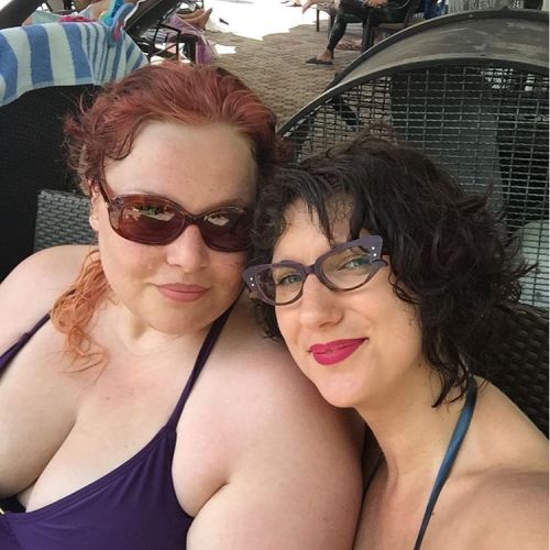 Hanging out poolside! (at The Westin Fort Lauderdale)