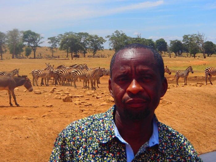 sixpenceee:Meet Patrick Kilonzo Mwalua, aka the water man, who delivers water to