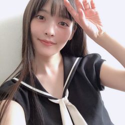 suminomiyyas: 週末いかがお過ごしですか、同志？ ようやく半袖の出番が…！ #上坂すみれ 