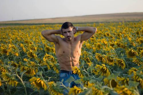 HOT TURKISH AND KURDISH GUYS