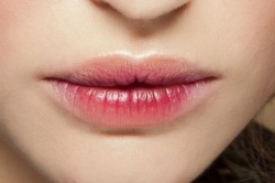 beauty-student:  These lips…mother may I.