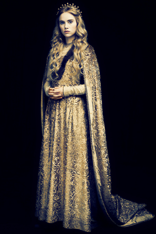 Suki Waterhouse as CECILY OF YORK, PRINCESS OF ENGLAND(Starz The White Princess Promotional Material