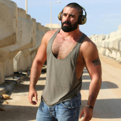 Follow my two hairy men blogs:http://sambrcln.tumblr.comhttp://hairysex.tumblr.com