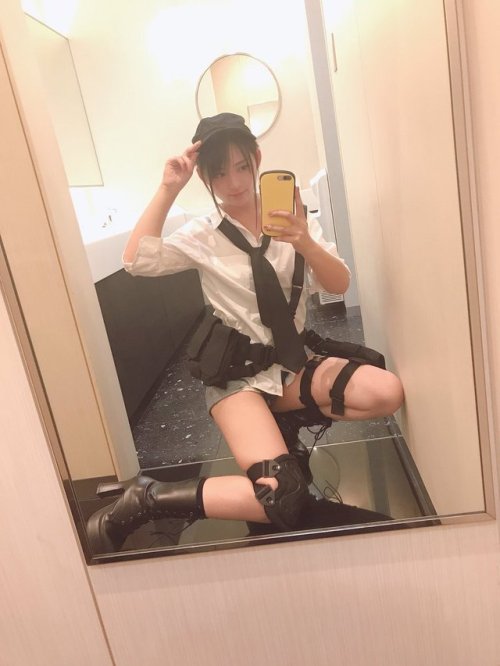 negyuria:  (鈴木咲さんのツイート: “本日17時〜配信予定の【第二回 PUBG GIRLS BATTLE】に参加します！ 下手くそなので笑えるプレイを目指します…！見てね！ Twitch:https://t.co/A79wjvmKoO YouTube:https://t.co/1iBvcFoBZz