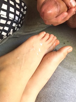 Herfeetaresexy:  Such A Sexy Color, Had To Cum On Those Feet.