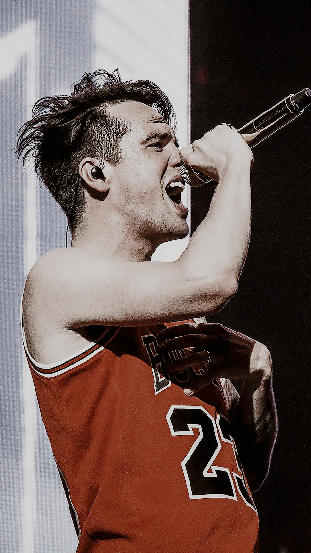 lockscrewnsx: ♦ brendon urie ♦ like or reblog if you save or use 