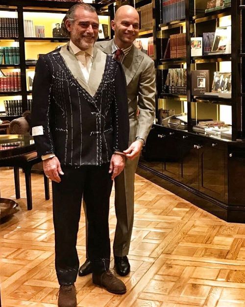 While in Astana find the flaw of this fitting with my friend @alessandrosquarzi #Rubinacci #fitting 