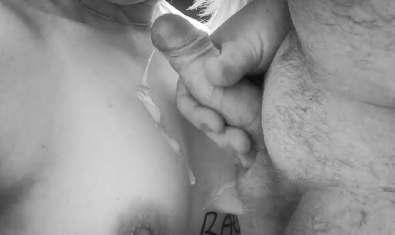 misspollyx:  darkthistle:  So after @talldarkstrong had came on @misspollyx  pussy,
