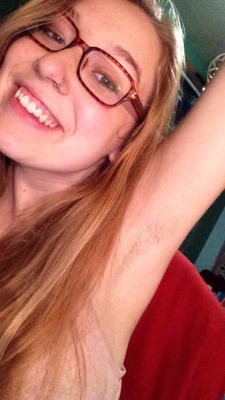 achselhaare:  staynaturalbaby:  hey scum bags look at my cute little arm pit hair.   www.dont-shave.com 