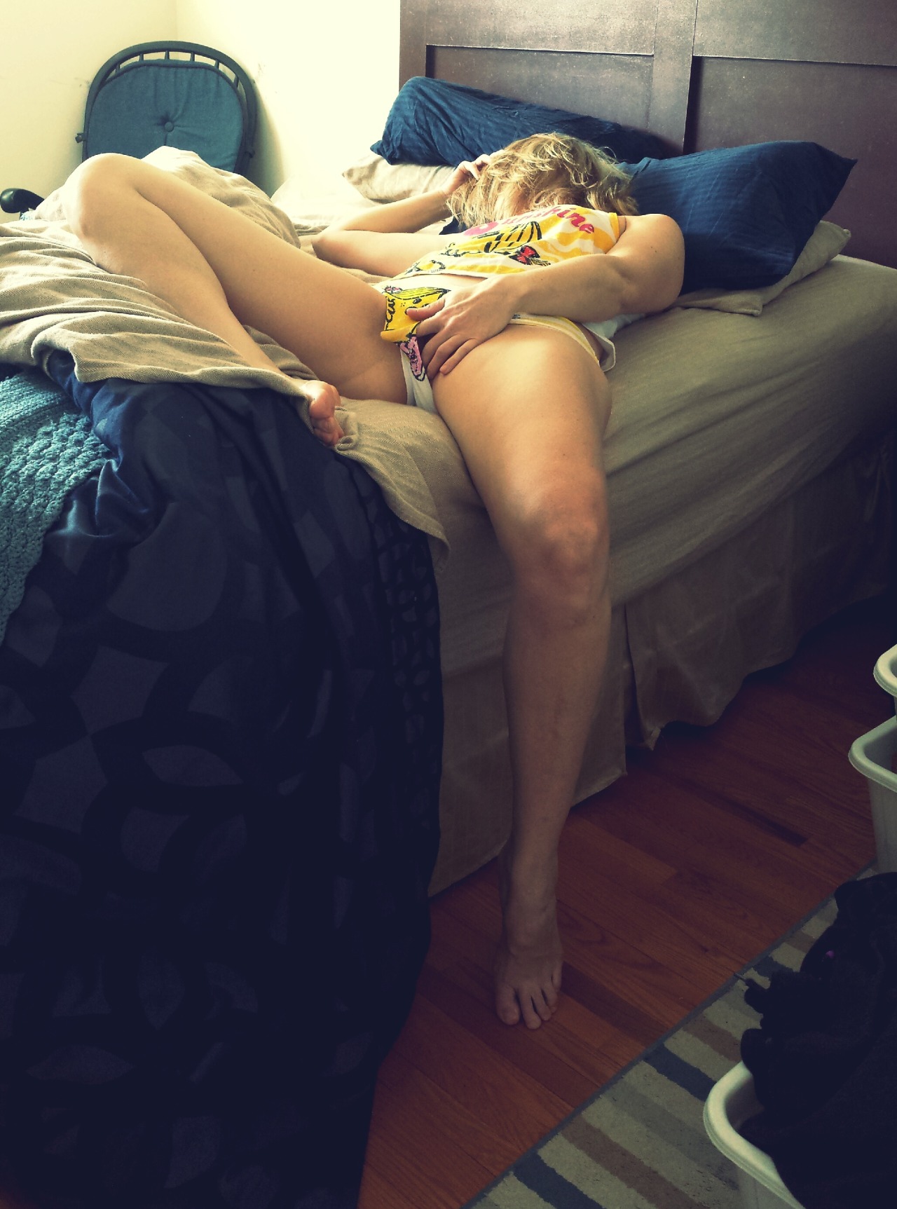 wordsmatty:  Happy Saturday Matty  I was laying here in bed looking at the loads