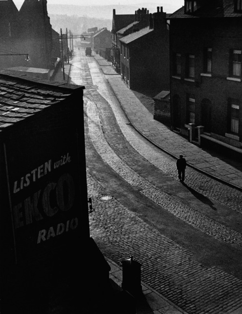 flashofgod:Wolf Suschitzky, Sunday Morning, Oldham, 1946.