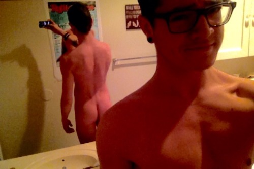 tgrade5:  giovanelupo:Making an ass of myself.  …a cute, lovable ass…..