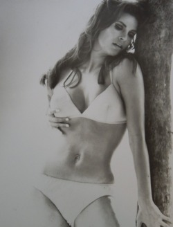 Blueruins:  Raquel Welch 