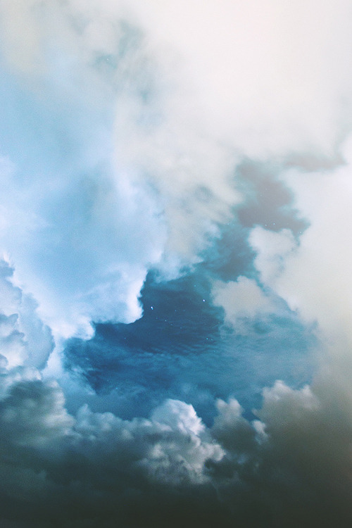unduendesellevamiscosas:  Reblogged by tumblr.viewer 