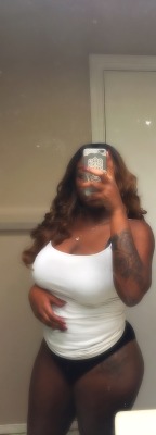 chocolatechoppa:  Thick is better 🙈😌😌😍