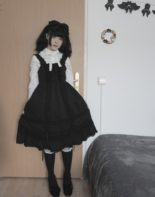 Old school lolita with babydoll jsk