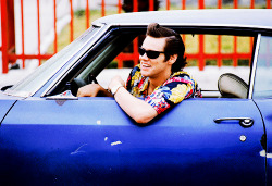 jimcarreying:  Stills from Ace Ventura: Pet