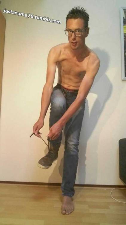 justaname78: From clothed to naked 1b New serie  Van gekleed tot naakt 1b Nieuwe serie .