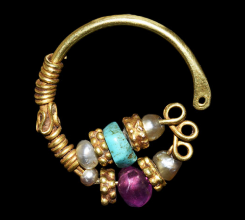 Western Asiatic gold bead  circa 500 BC-100 BC 
