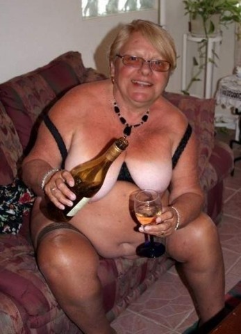 suggestivegrandma:  Suggestive Grandma   Nice tits and big fat sexy old belly&hellip;.whatâ€™s