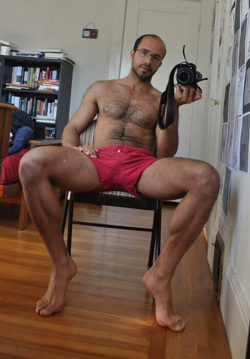 alanh-me:  62k+ follow all things gay, naturist and “eye catching”  