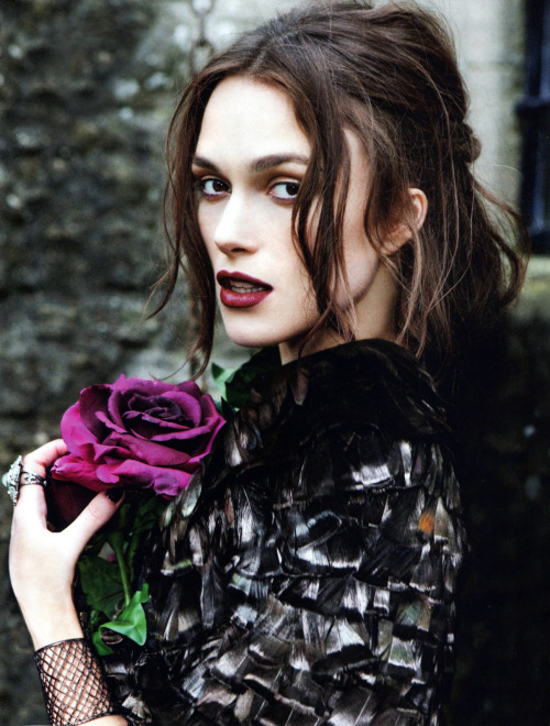 tidalrace:poetry-protest-pornography: visualjunkee:Kiera Knightley by Ellen von Unwerth.  Styli