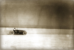 bigcheese327:  peelout:  At the dry lakes  Jim Harrell’s Hudson Eight-powered modified at speed. 